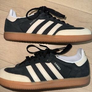 Adidas Samba Woman’s Size 7